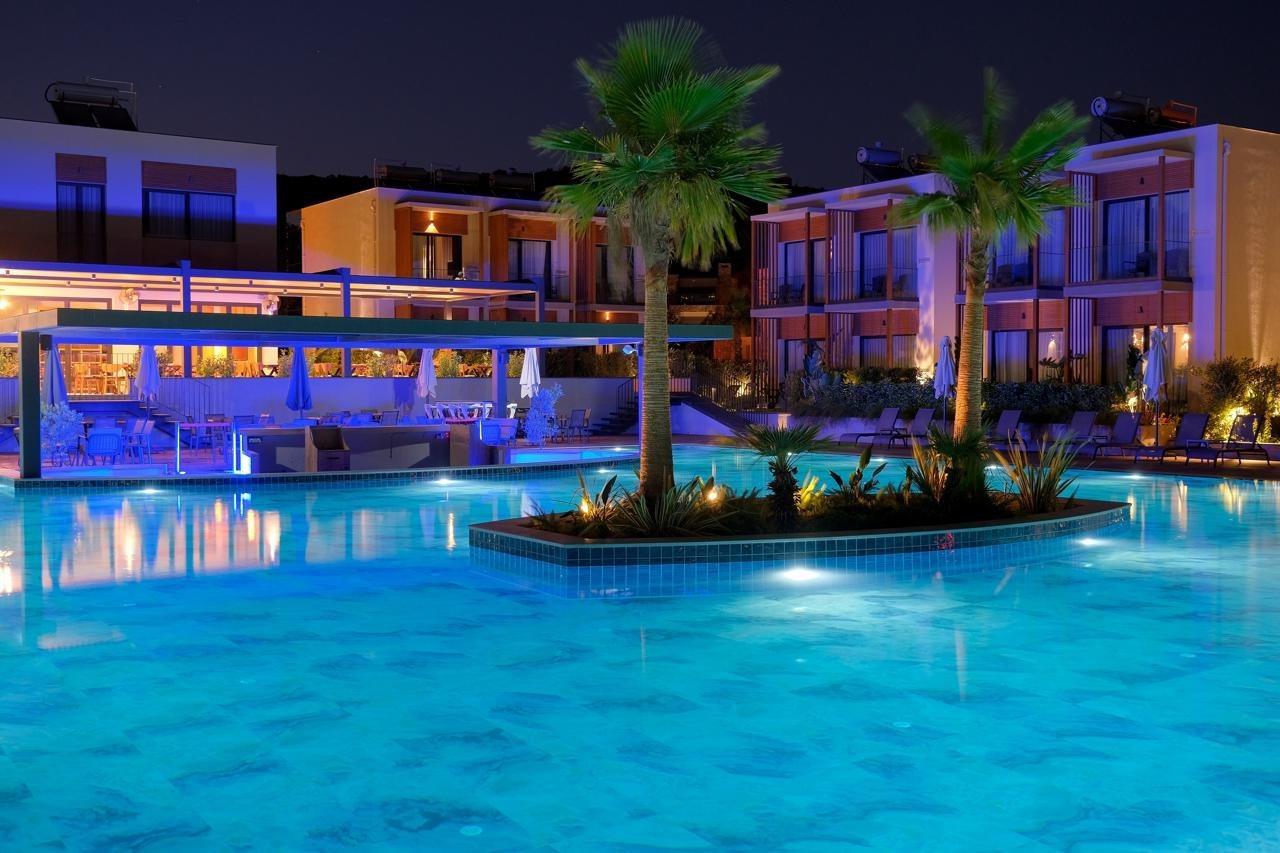 Celeste Bella Luxury Hotel & Spa ออร์ทาเคนท์ ภายนอก รูปภาพ