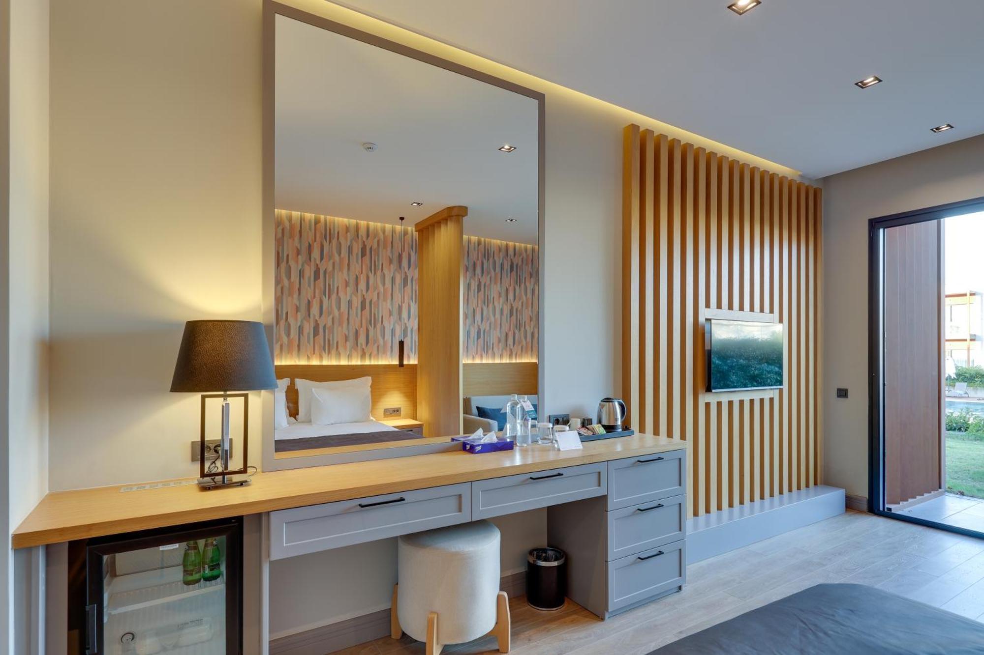 Celeste Bella Luxury Hotel & Spa ออร์ทาเคนท์ ภายนอก รูปภาพ