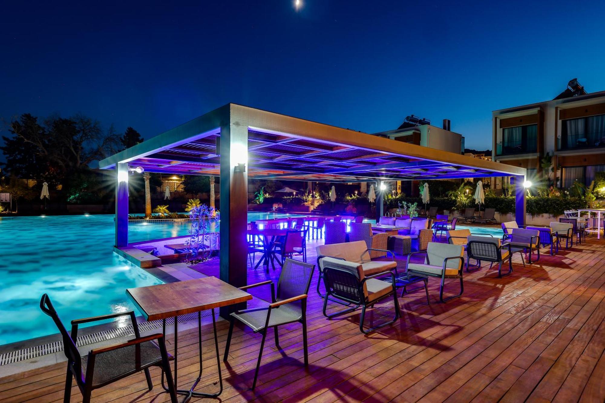 Celeste Bella Luxury Hotel & Spa ออร์ทาเคนท์ ภายนอก รูปภาพ