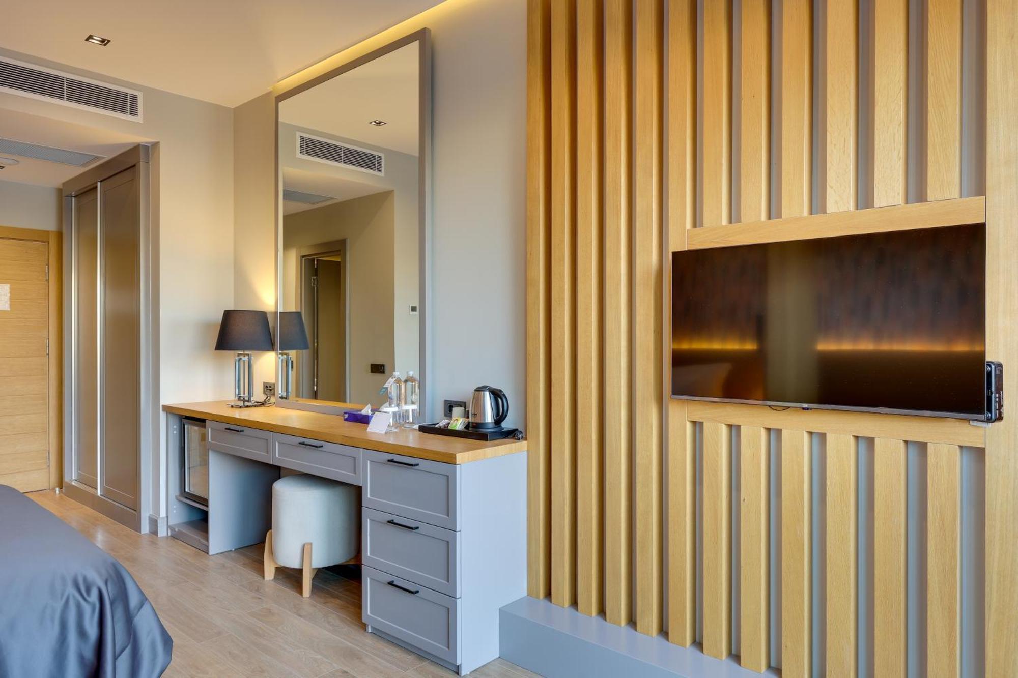 Celeste Bella Luxury Hotel & Spa ออร์ทาเคนท์ ภายนอก รูปภาพ