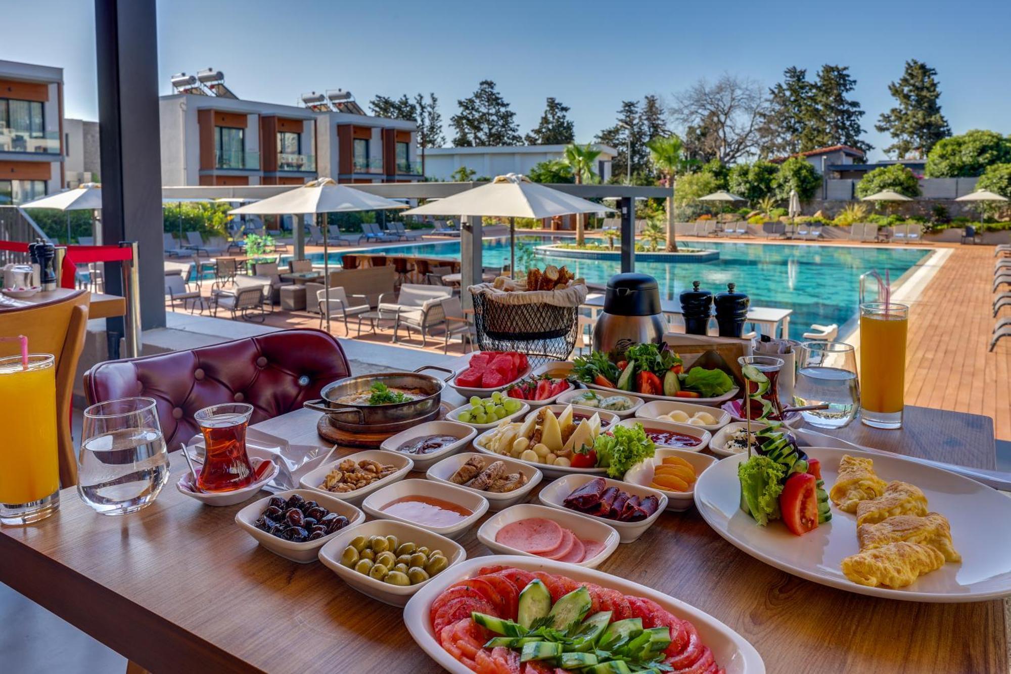 Celeste Bella Luxury Hotel & Spa ออร์ทาเคนท์ ภายนอก รูปภาพ