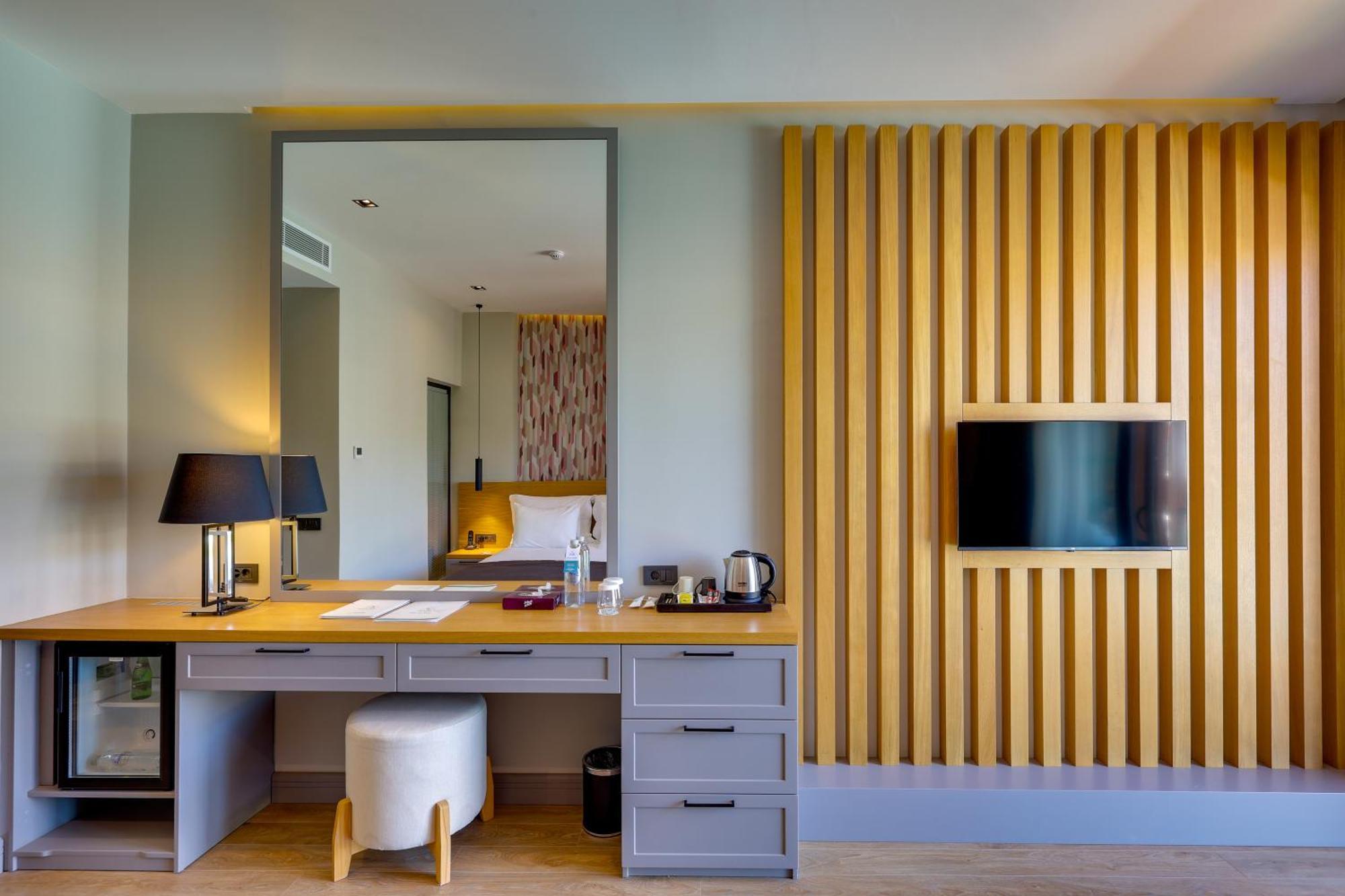 Celeste Bella Luxury Hotel & Spa ออร์ทาเคนท์ ภายนอก รูปภาพ